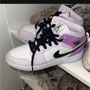 Air Jordan 1s Hightops Purple, Black And White